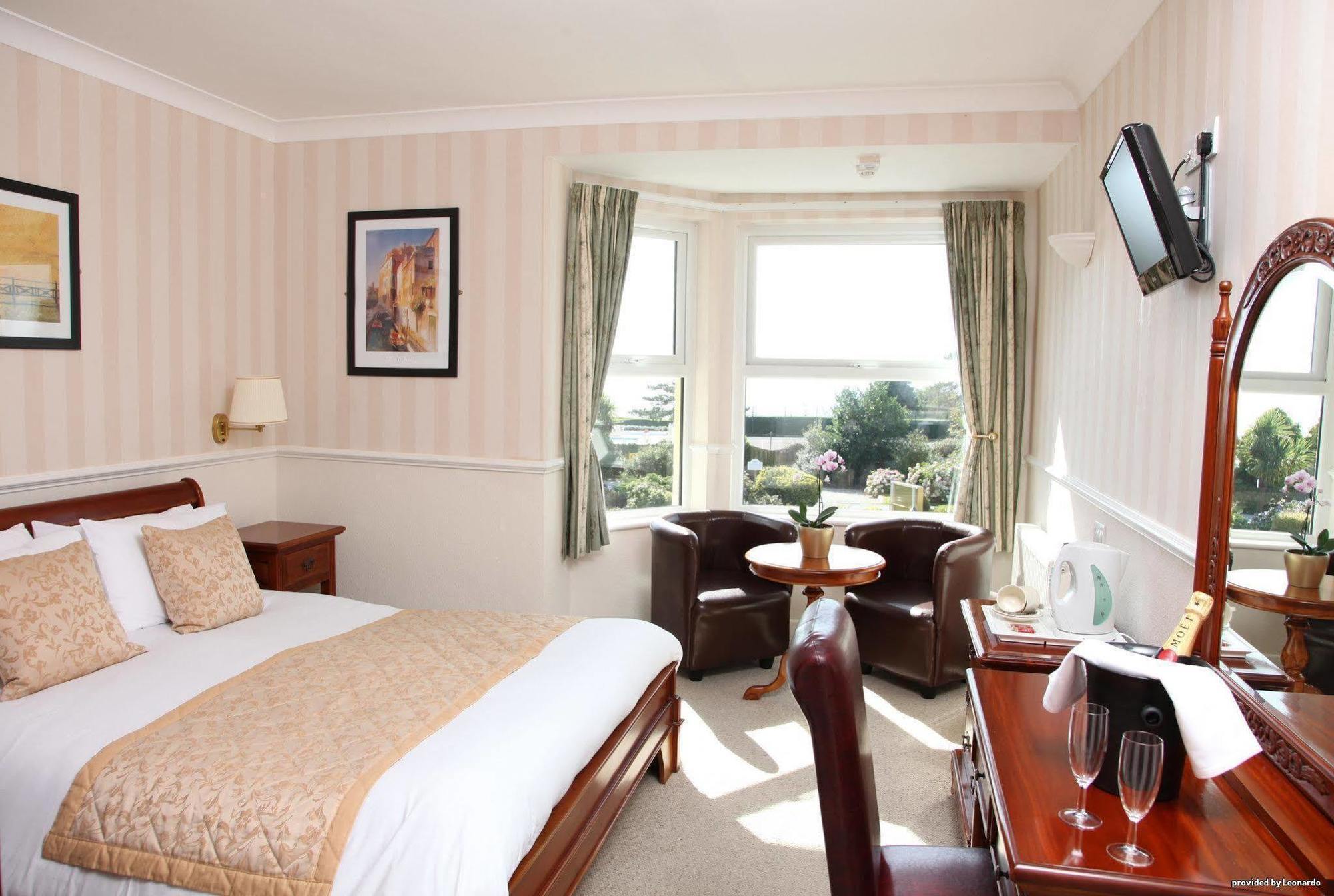 Cliff Head Hotel Carlyon Bay Habitación foto